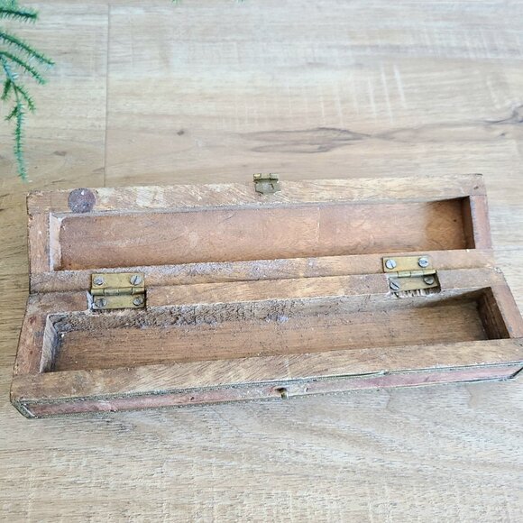 Vintage/Antique hand made with brass leaf details Qalamdan wooden pencil box. - Picture 10 of 15